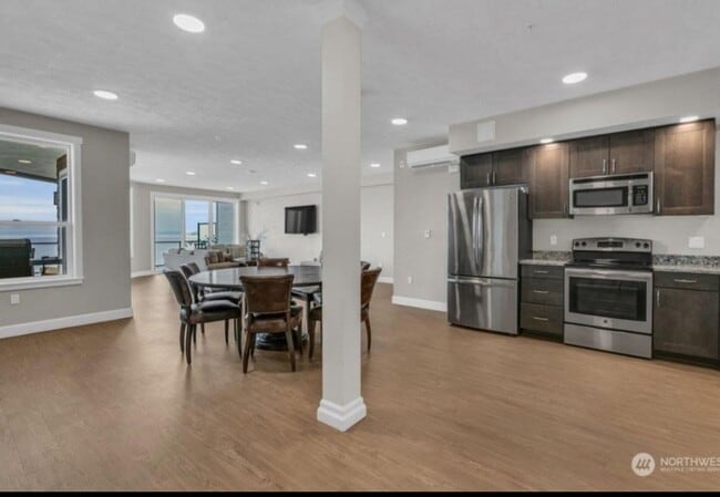 Building Photo - 5105 Grand Loop