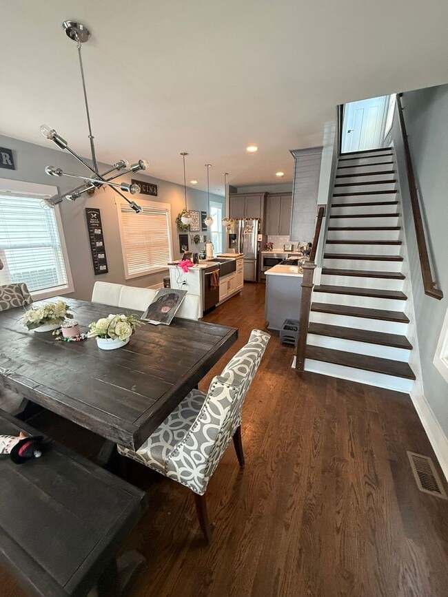 Building Photo - Beautiful rental in great location!