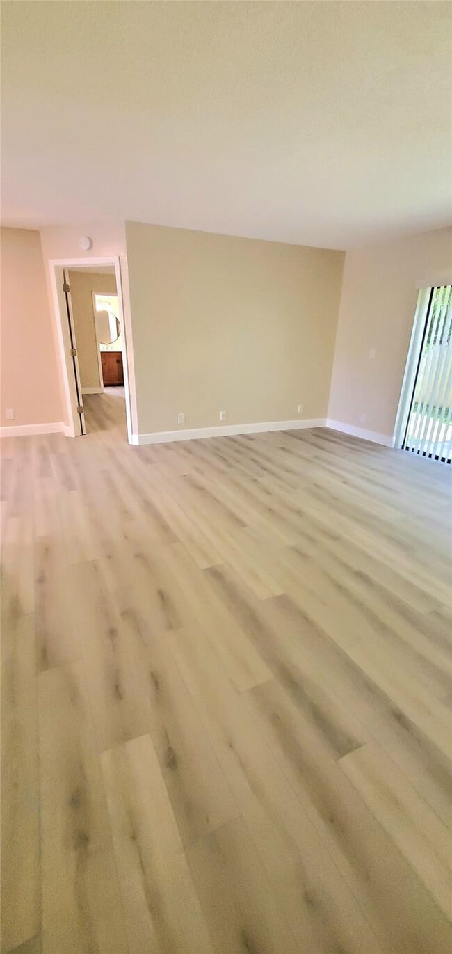 Building Photo - 3013 NW 92nd Ave