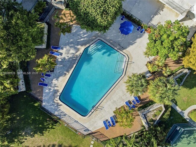 Building Photo - 210 Seaview Dr