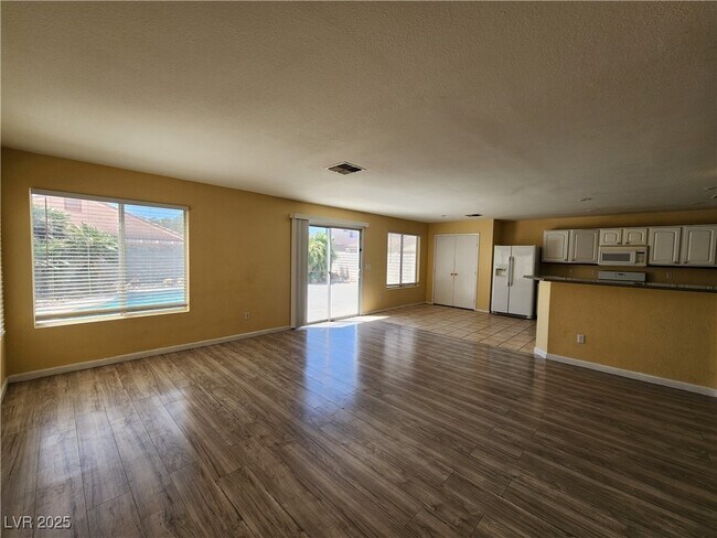 Building Photo - 8717 W Majestic Pine Ave
