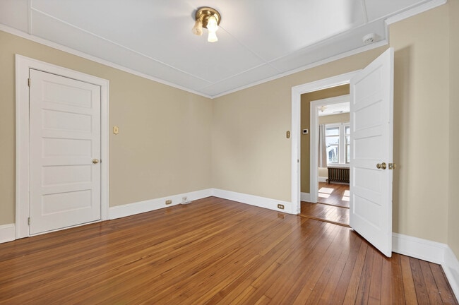 Building Photo - 35 Birch St