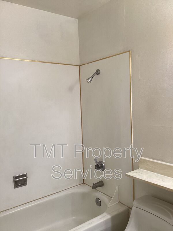 Building Photo - 7847 Orchard Woods Cir