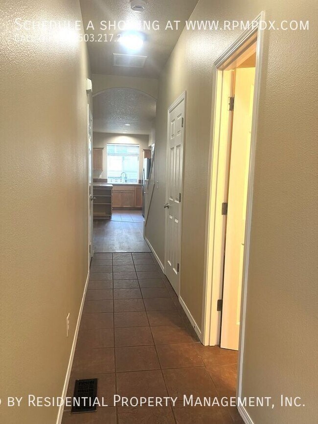 Building Photo - 17284 SW Pleasanton Ln