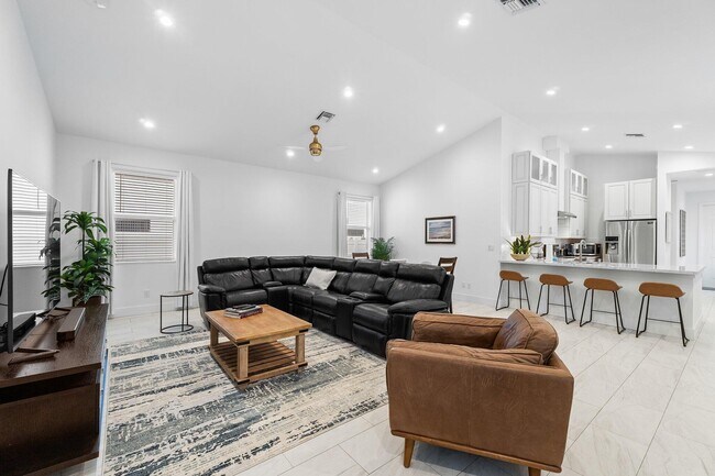 Building Photo - 17868 Limestone Creek Rd