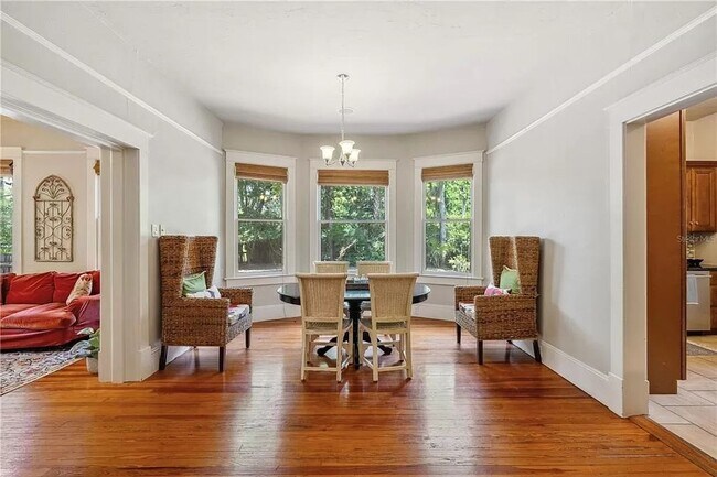 Building Photo - 2 Bed 2 Bath House in Duckpond with 2 Car Garage!