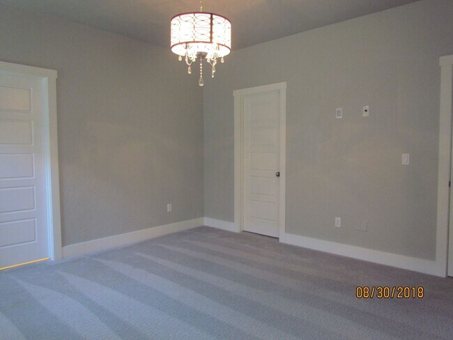 Building Photo - Beautiful 3 bed 2 bath in the popular Paramount community