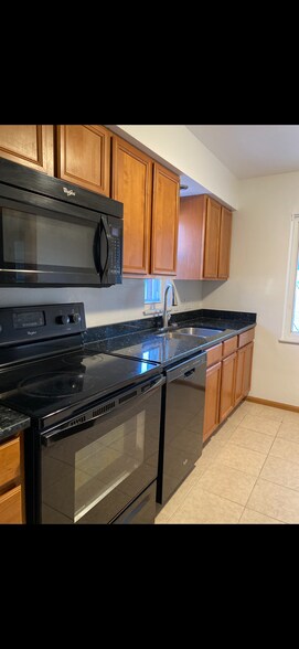 Building Photo - 3444 Saint Bernard Dr