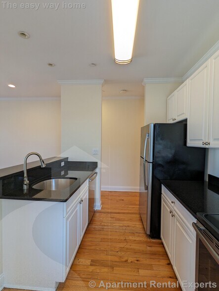 Building Photo - 3 Chauncy St