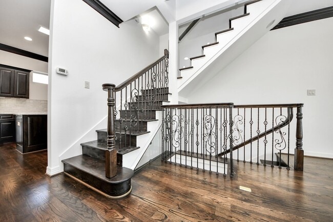 Building Photo - 146 Carson Ct