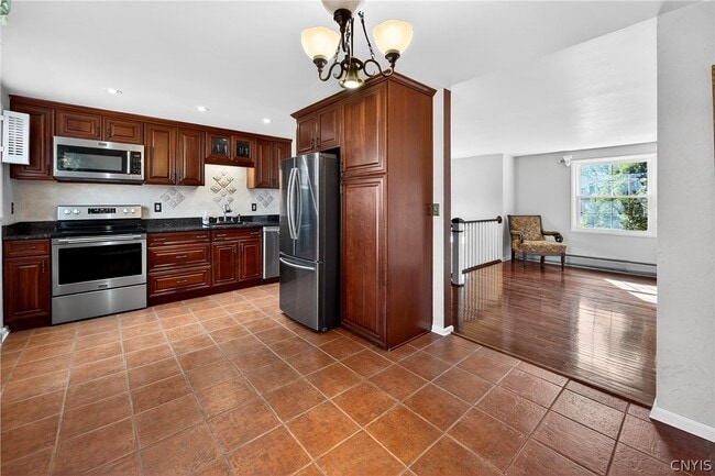 Building Photo - 8237 Mantova Dr