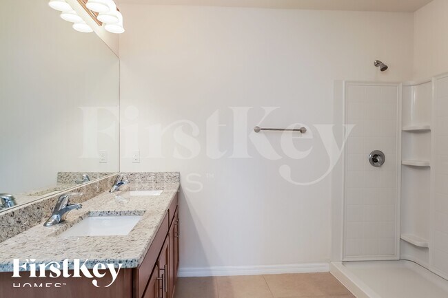 Building Photo - 1110 NW 24th Pl