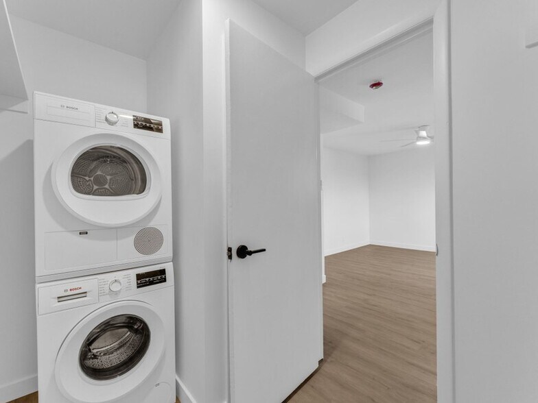 Building Photo - 644 S 800 E