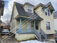 Building Photo - 813 Normal Ct