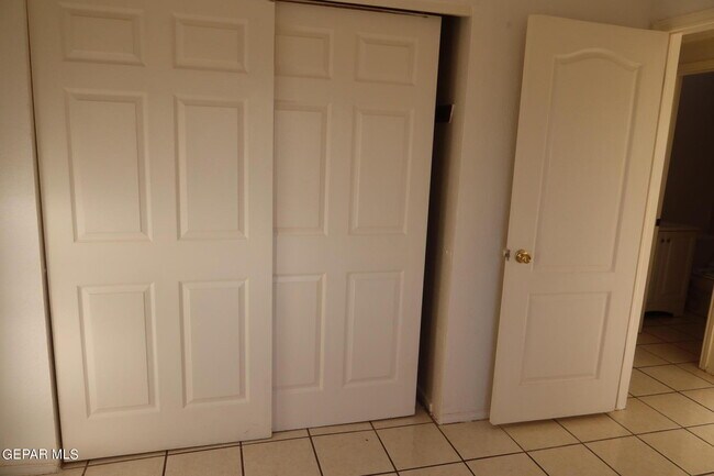 Building Photo - 10736 Obsidian St