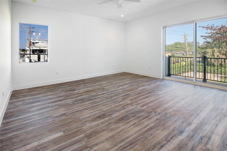 Building Photo - 2004 SW 15th Ave