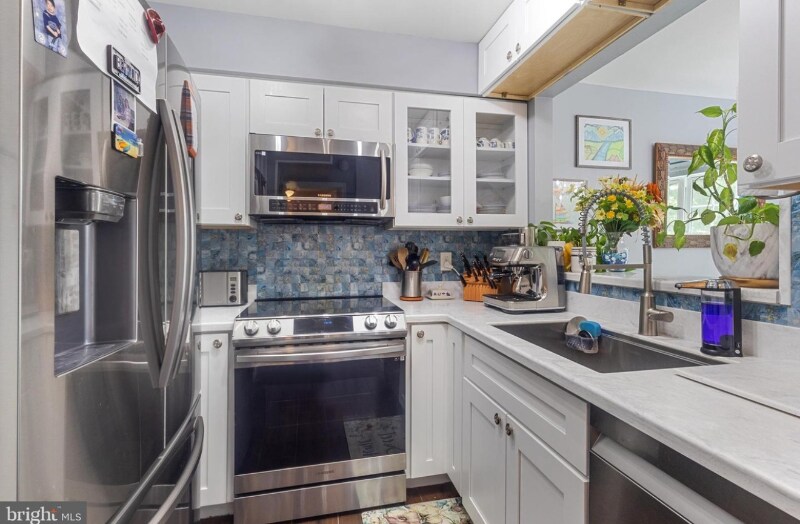 Building Photo - 10320 Faire Commons Ct