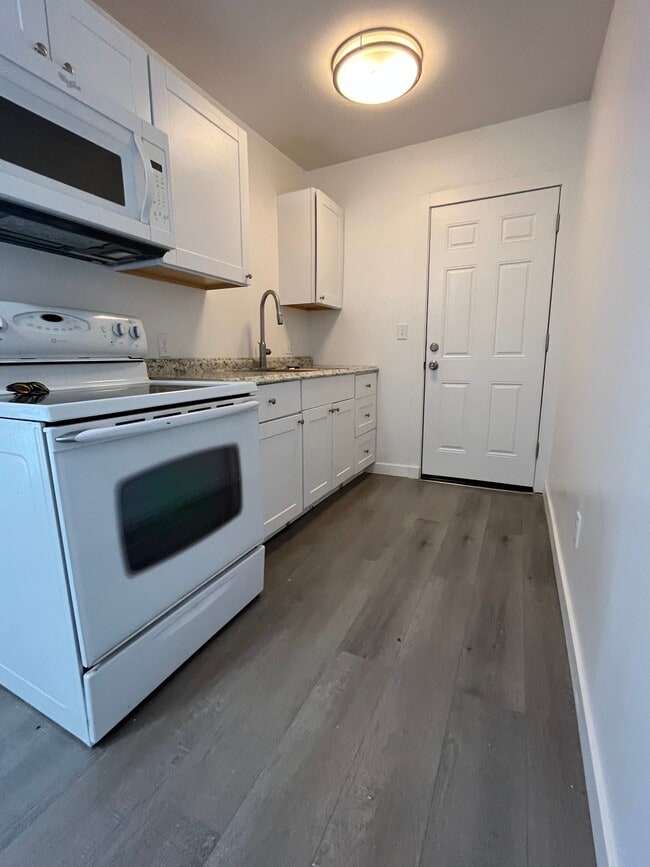 Building Photo - 614 N Absaroka St