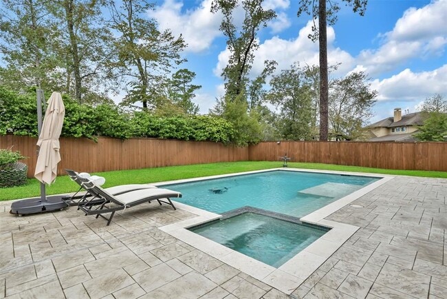 Building Photo - 51 Sandwell Place