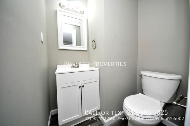 Building Photo - 301-307 Granada Dr