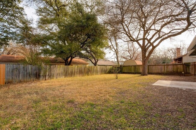 Building Photo - 2522 Carlow Dr