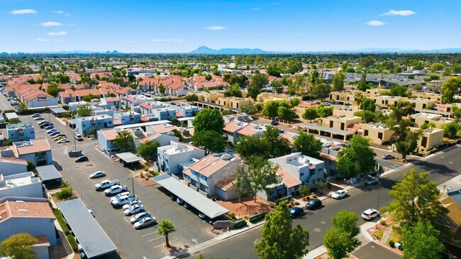 Building Photo - Fully Updated 2 Bed Mesa Condo | Quartz Counters + Pool & Spa