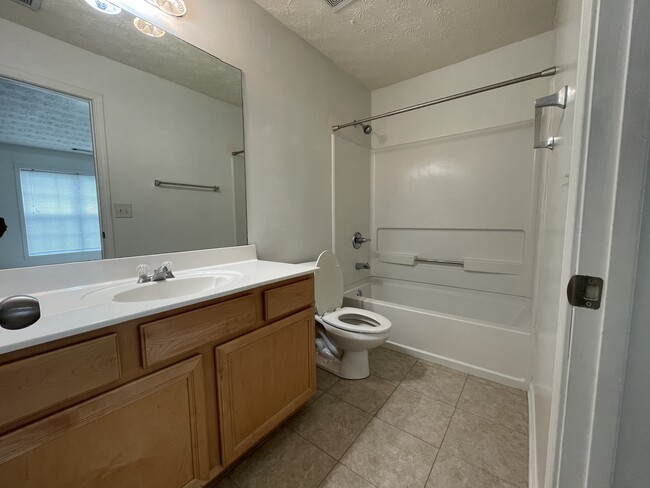 Building Photo - 787 Brookside Parc Ln