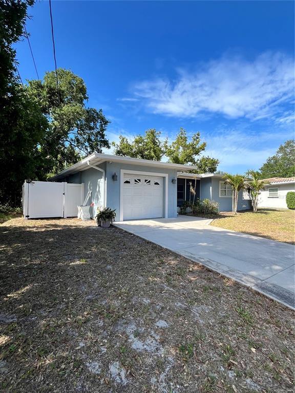 Building Photo - 10980 104th Ave