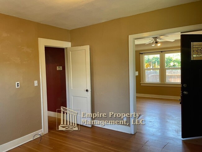 Building Photo - 1764 W 9th Pl