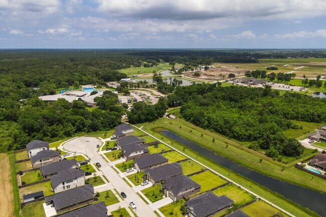 Building Photo - 12114 Champion's Frst Dr