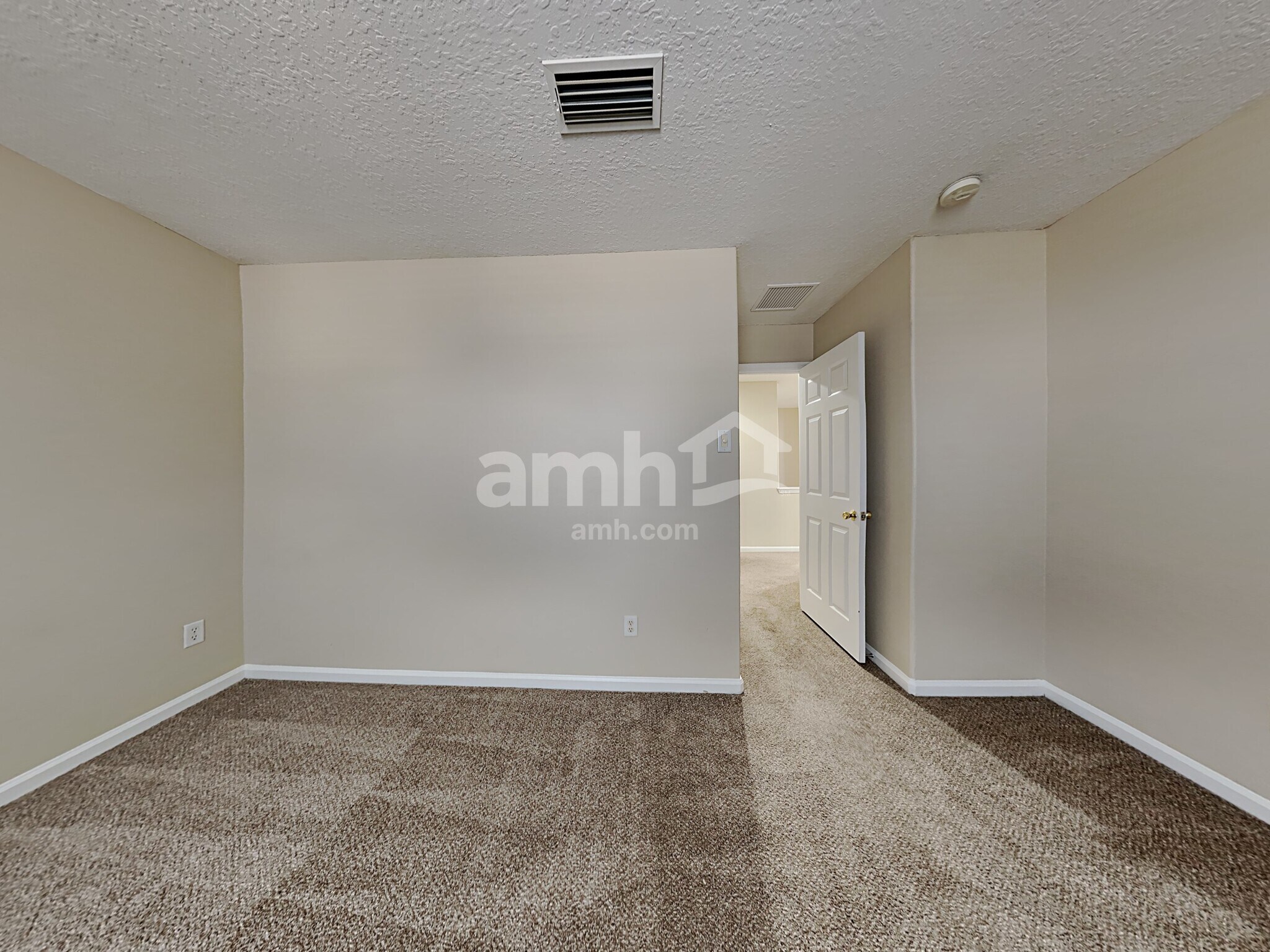 Building Photo - 2425 Adams Lake Blvd