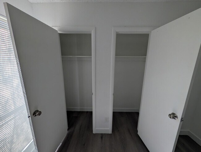 Building Photo - Sharp 3 Bedroom Home w/Pool in Glendale