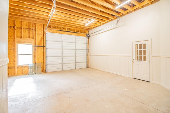 Building Photo - 5402 158th St