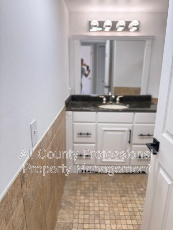 Building Photo - 7111 Miami Lakes Dr