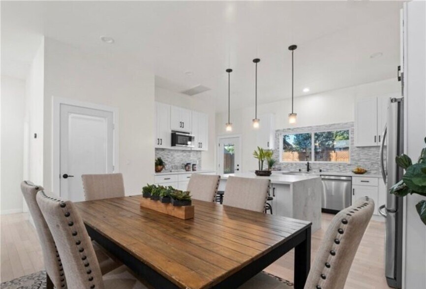 Building Photo - 17601 Rhoda St