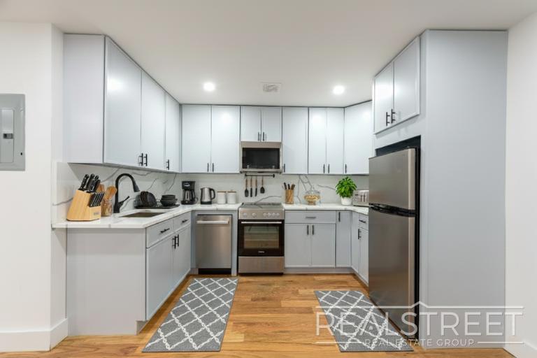 Building Photo - Jefferson