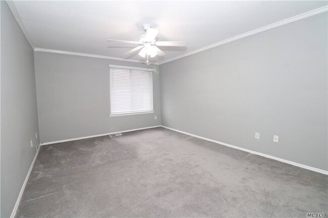 Building Photo - 36 Sagamore Hills Dr