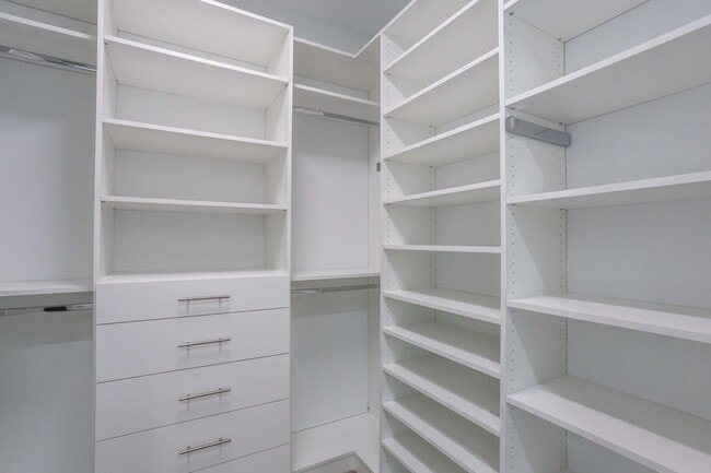 Building Photo - 21049 Violet Flds Wy