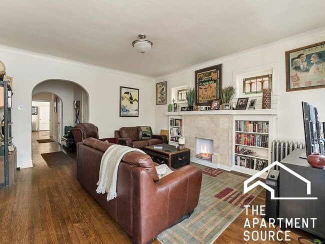 Building Photo - 1432 W Jonquil Terrace