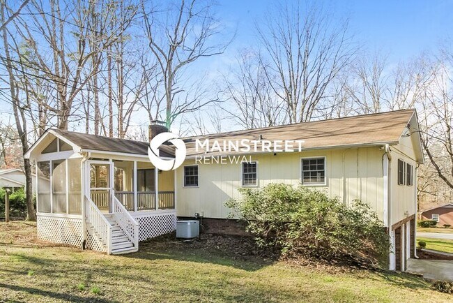 Building Photo - 3 Bedroom Pet-Friendly Home in Winston-Sal...