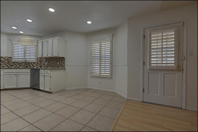 Building Photo - 1025 Jan Ellyn Ln