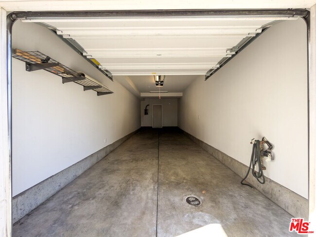 Building Photo - 2111 N Cahuenga Blvd