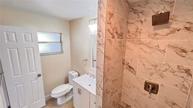 Building Photo - 4709 Redfern Dr