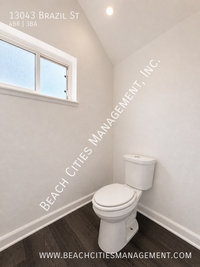 Building Photo - 13043 Brazil St