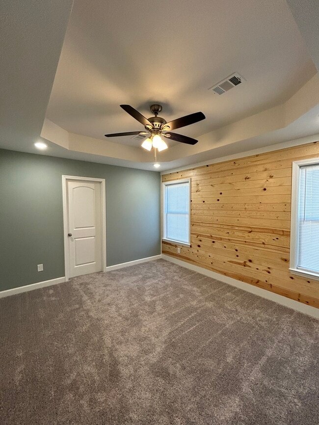 Building Photo - 65 Birchwood Dr