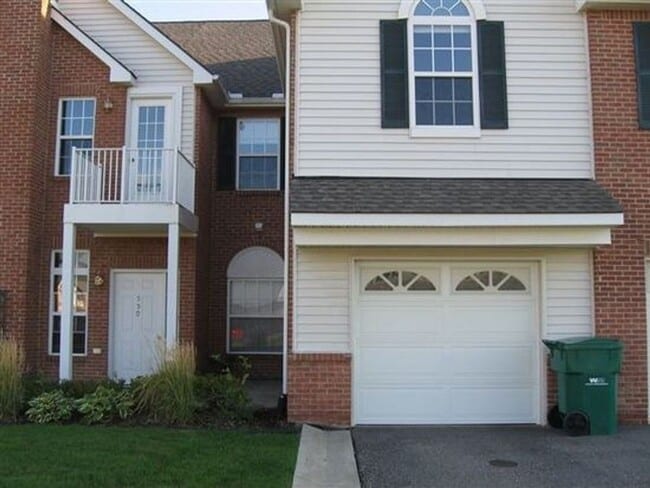 Building Photo - BEAUTIFUL SPACIOUS 2 BEDRM, 2 BATH CONDO W/ATTACHED GARAGE
