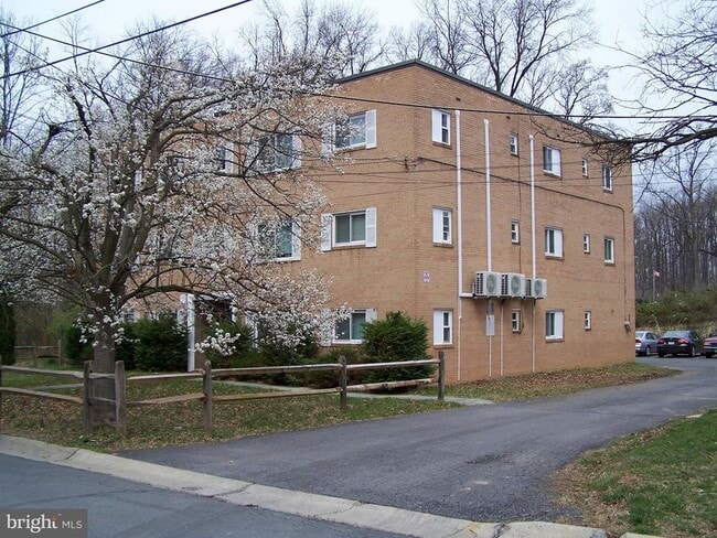 Building Photo - 311 Dawson Ave