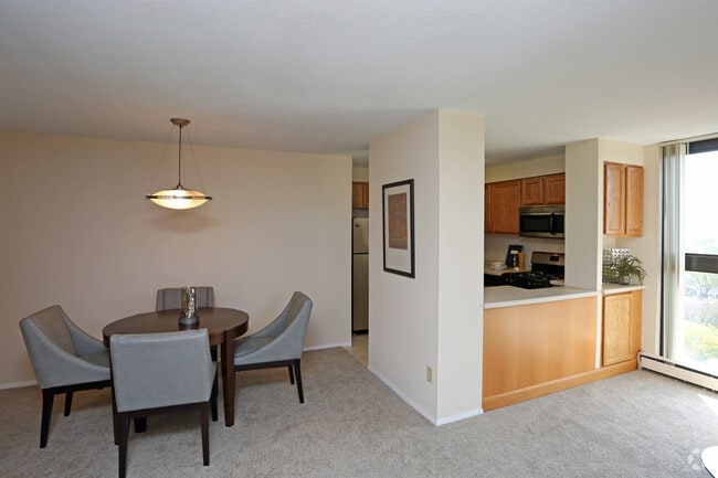 Interior Photo - Fountainview
