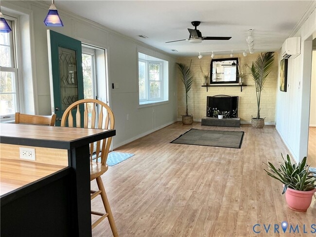 Building Photo - 36 Riverview Dr