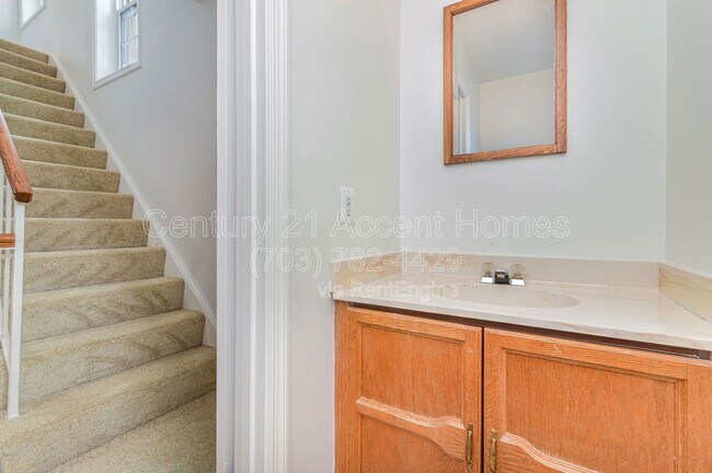 Building Photo - 29 S Floyd St